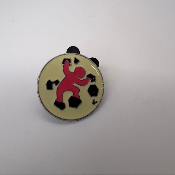 Disney Pin Rock Climbing pin from the 2013 Disneyland Resort series - Picture 4 of 5